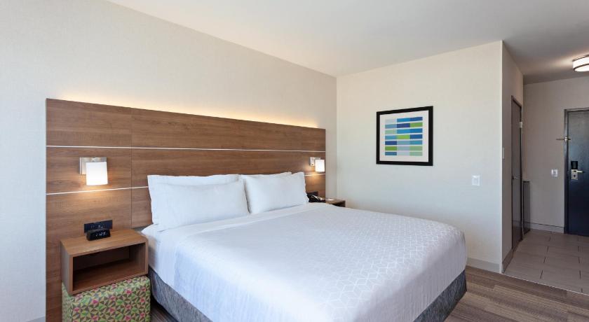 Holiday Inn Express Los Angeles LAX Airport