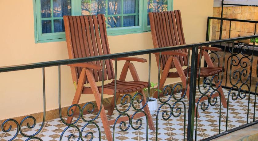 Green Valley Apartments photo