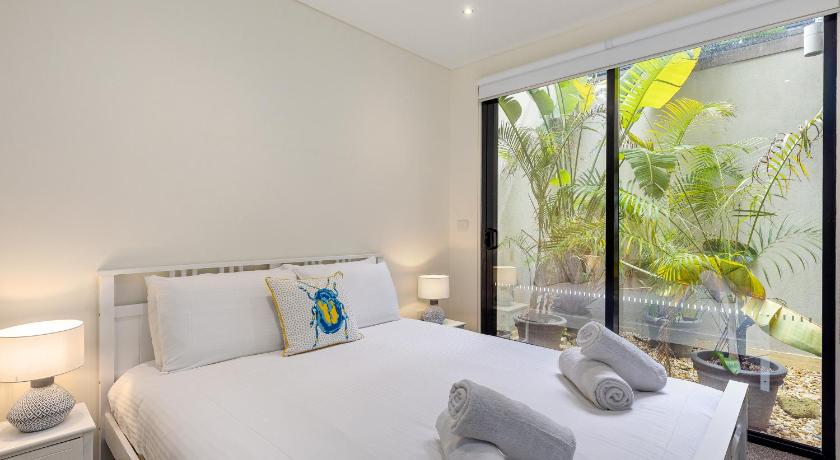 Seaside Luxury Accommodation in the Heart of Rye photo