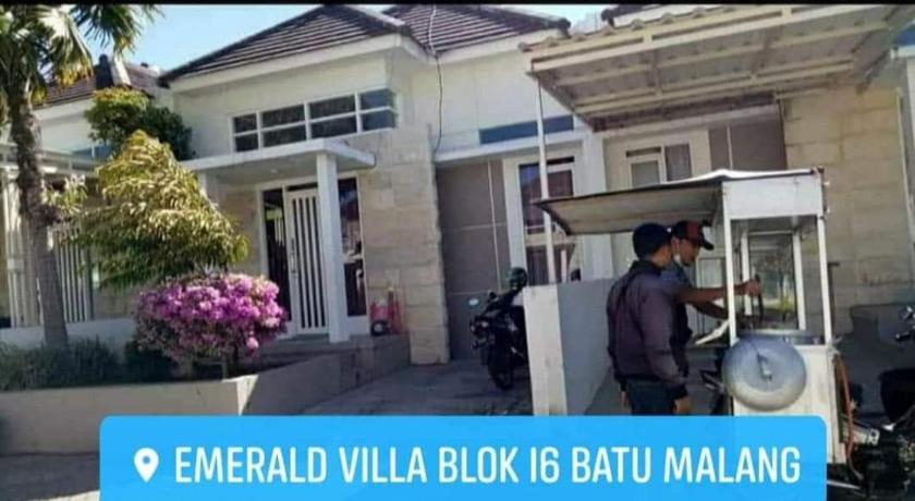 Full House Emerald Villa i6 2 BR Near JTP 3 — Hotel in Malang
