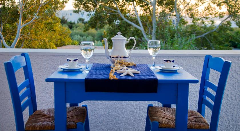 Helen's Budget Accommodation — Hotel in Paros Island