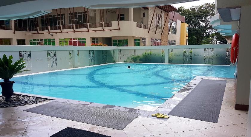The Red Keep Condotel Tagaytay w/ 55" TV & Netflix photo