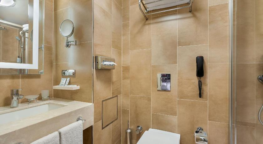 Titanic Comfort Sisli photo