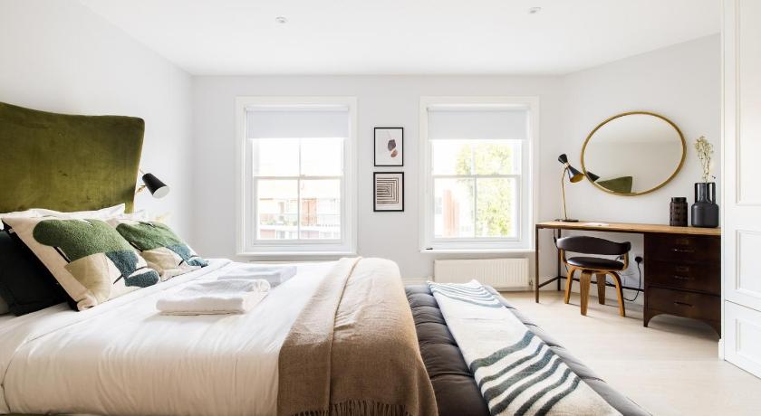 The Margravine Maisonette - Modern & Bright 2BDR Flat photo