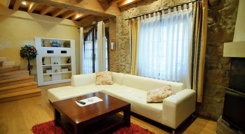 ドゥルエロ・デ・ラ・シエラ Casa Romulo 3つ星 ゲストハウス スイート