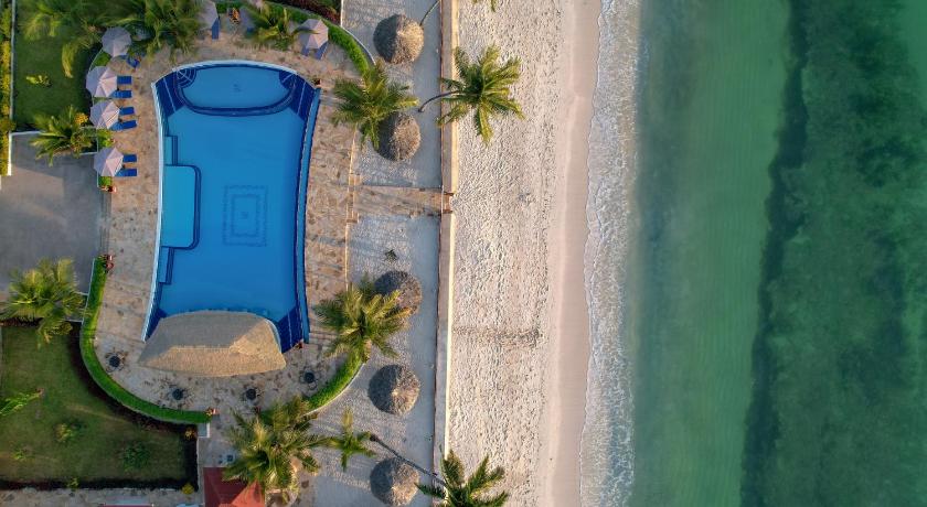 Sunny Palms Beach Bungalows photo