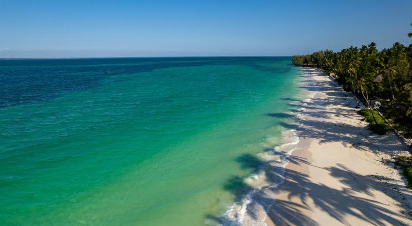 Sunny Palms Beach Bungalows photo