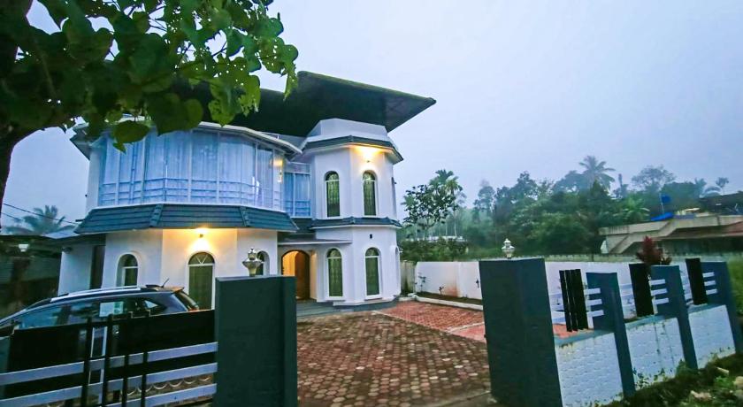 The Lunette Villa by 29Bungalow photo