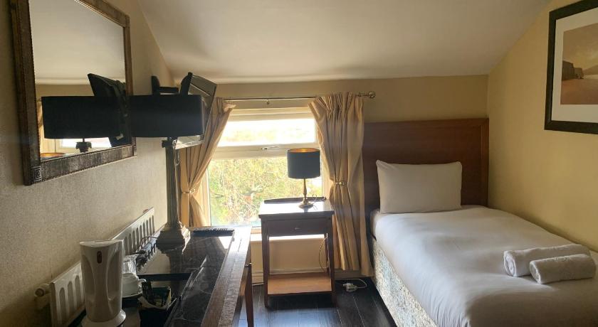 Image of Single Room 0