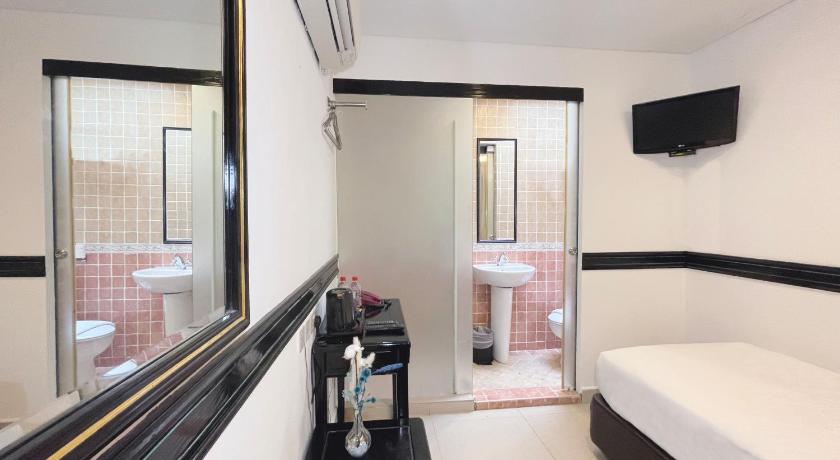 Image of Standard Single Room without Window 1