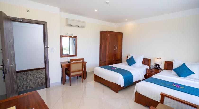 Image of Deluxe Ocean View Twin Room 12