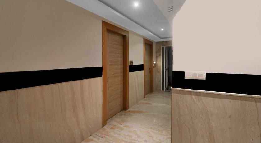 OYO Townhouse 603 Premium Suites
