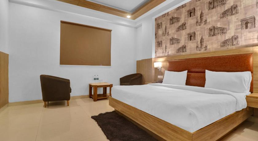 OYO Townhouse 603 Premium Suites