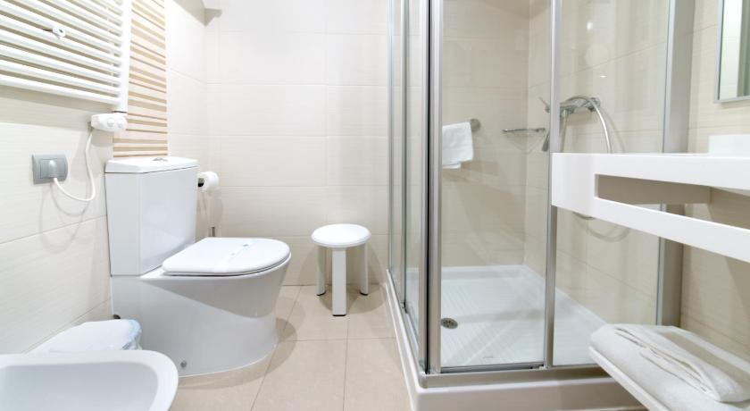 Image of Superior Double or Twin Room with Front Sea View 11