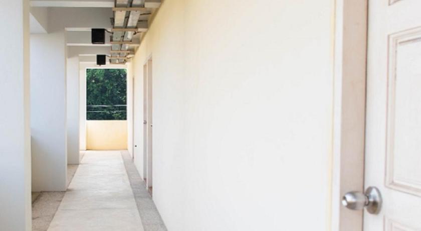 Suree Place Hostel photo