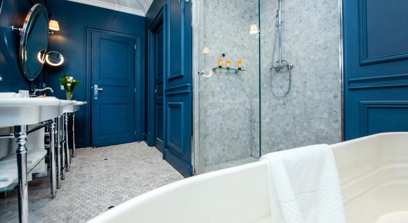 Image of Suite with Terrace 9
