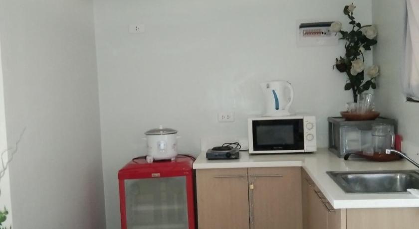 Pine Suites Tagaytay 2BR Penthouse with Netflix and FREE parking photo