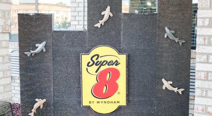 Super 8 By Wyndham Uniontown Pa