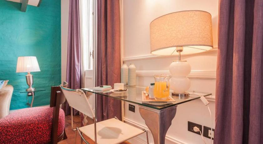 Image of Superior Suite 15