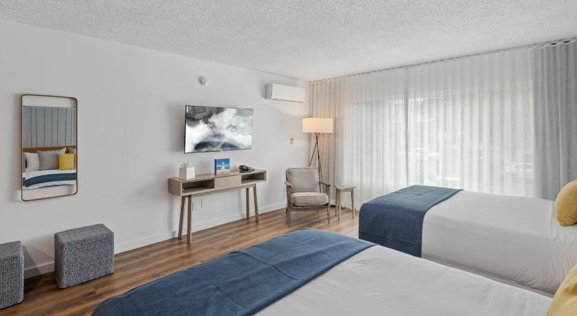 Image of Superior Queen Room with Two Queen Beds 4