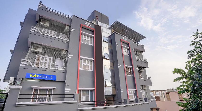 OYO Townhouse 454 Hotel Hill Inn