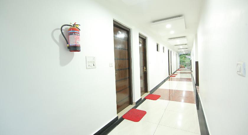 FabHotel Sakshi