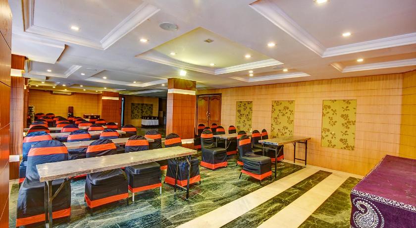 FabHotel Maurya Residency