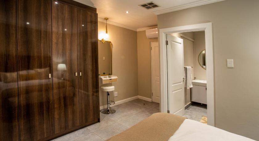 Stay at The Point- Royal Relaxing Retreat photo