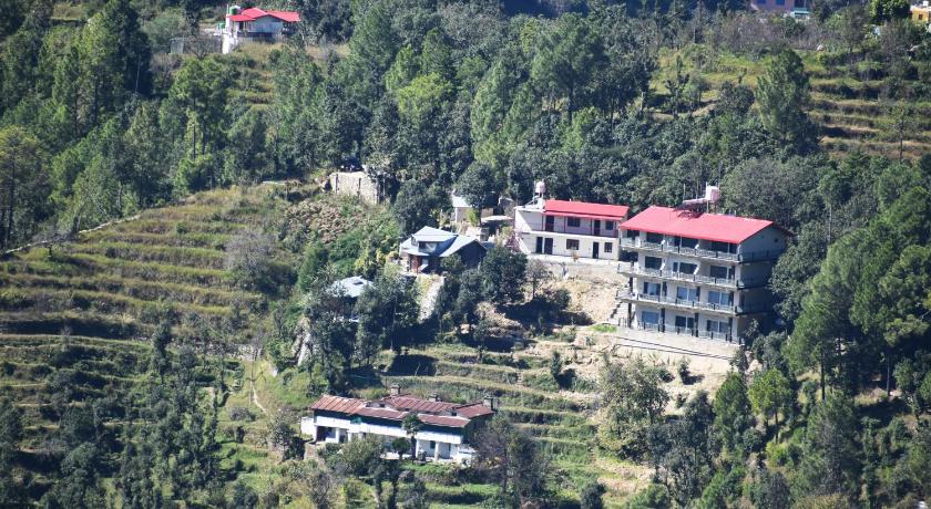 Captains Paradise At Mukteshwar Hill Station — Hotel in Nainital