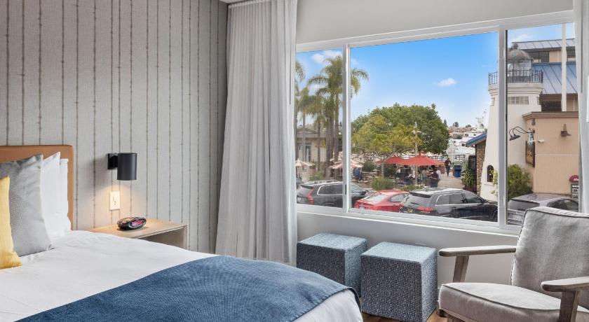 Image of Deluxe King Room 5