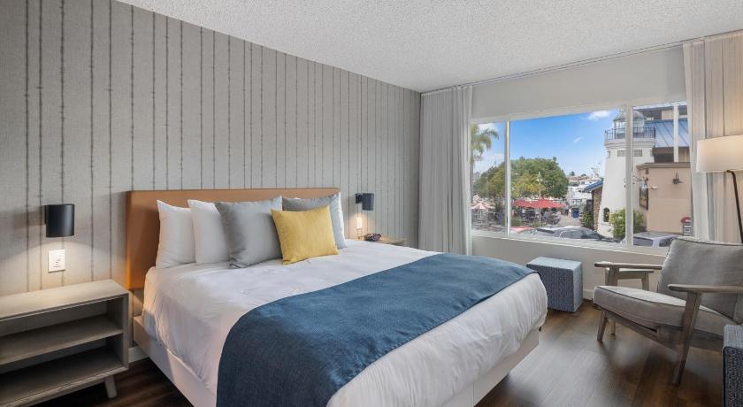 Image of Deluxe King Room 0