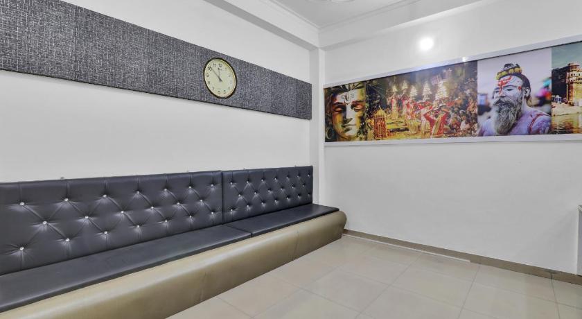 OYO 82070 Rudra Guest House
