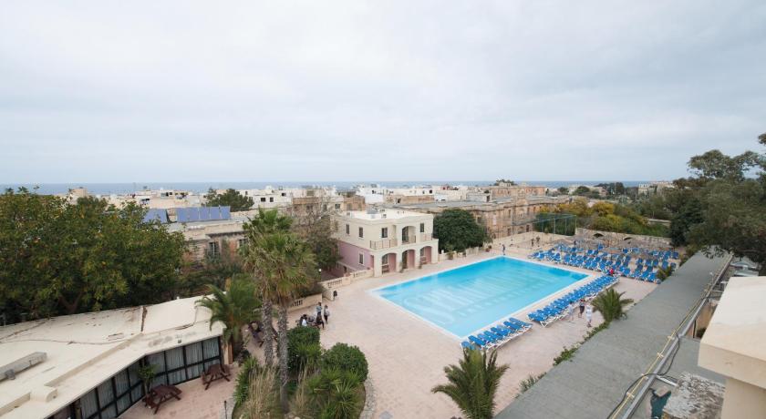 Sprachcaffe Hostel & Campus photo