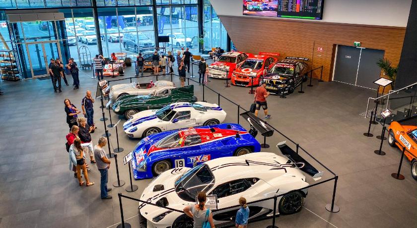 Rydges Pit Lane Hotel photo