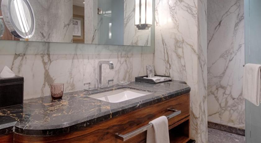 Image of Executive Suite 17