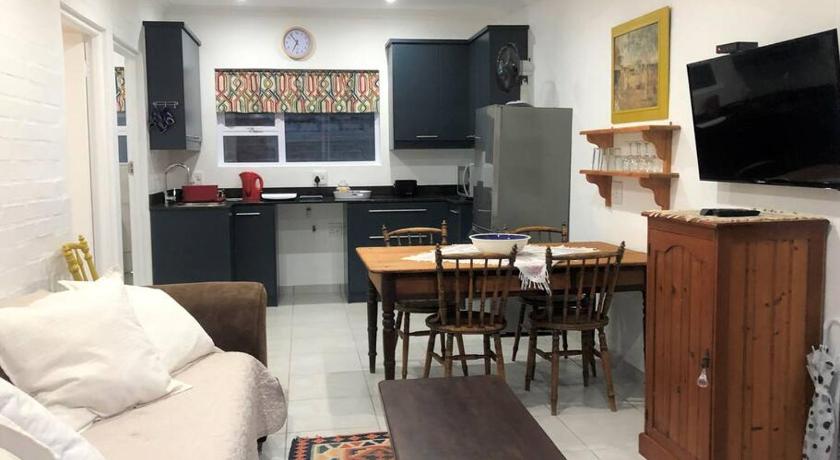 Baylight Accommodation 3 Selfcatering 1 bedroom apartment sleeps 4 — Hotel in Mossel Bay