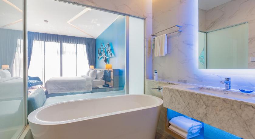 Image of Premier Garden View Room 2