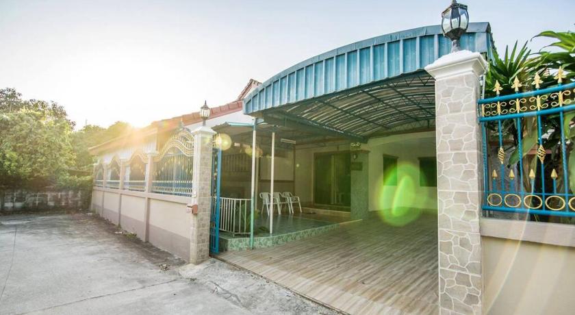 Vanilla house heart of Sattahip photo