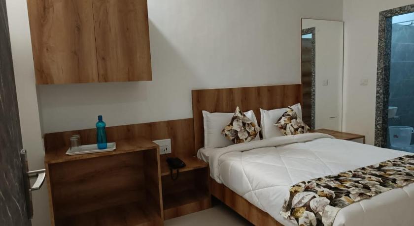 Hotel Shriji Arpan Inn photo