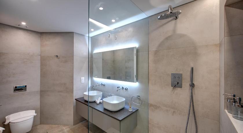 Durrani Homes - Arabian luxury at Souk Al Bahar besides Burj Khalifa & Dubai Mall photo