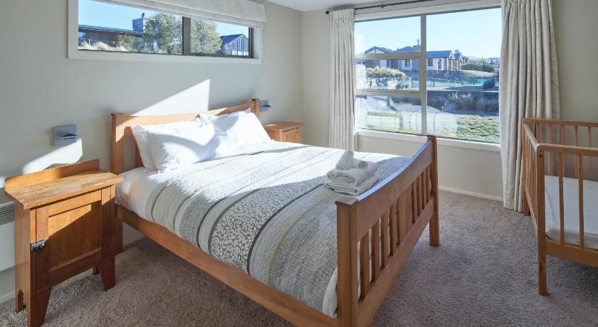 Image of Four-Bedroom House 8
