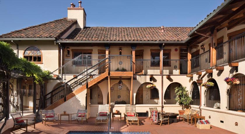 Rancho Caymus Inn