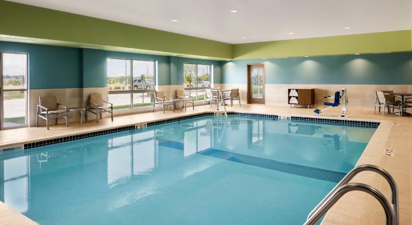 Holiday Inn Express & Suites West Des Moines - Jordan Creek photo