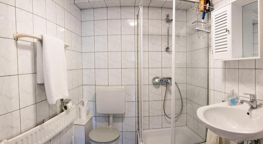 Image of One-Bedroom Apartment with Terrace EG 08 2