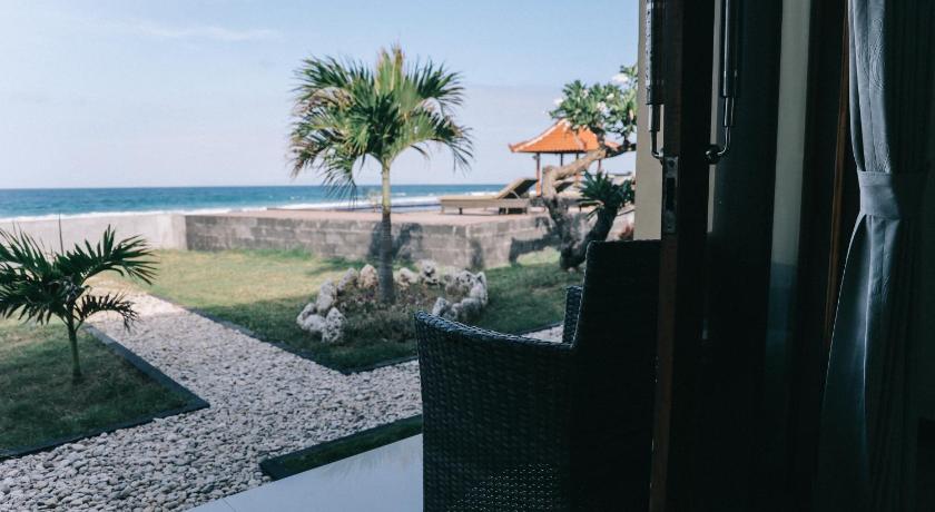 Cave Beach Bungalow - image 7