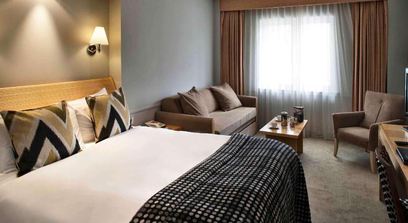 Mercure London Staines-upon-Thames Hotel