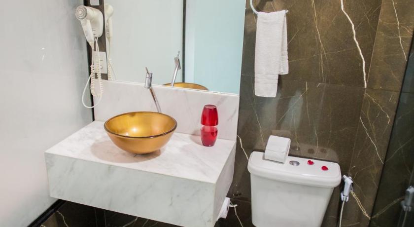 Image of Luxury Suite with Spa Bath 9