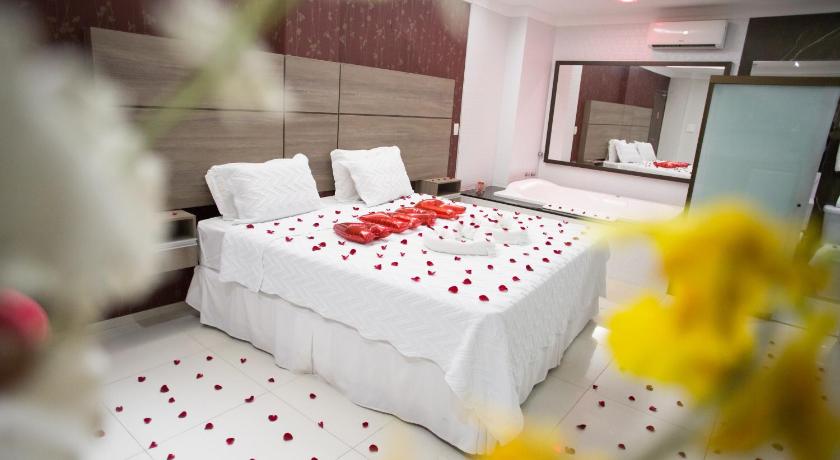 Image of Luxury Suite with Spa Bath 4