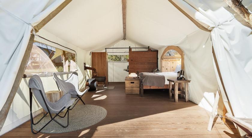 Image of Stargazer Tent with Private Bathroom 2