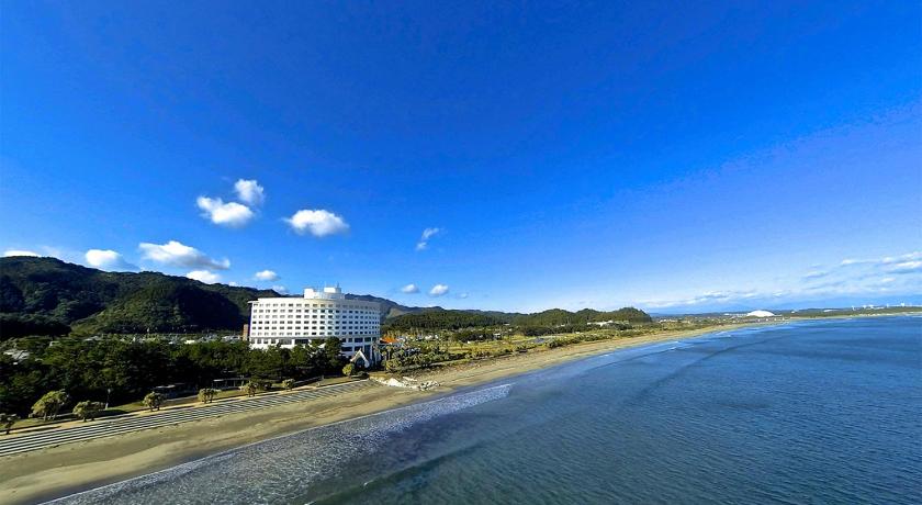 a house on a beach near the ocean, ANA Holiday Inn Resort Miyazaki in Miyazaki